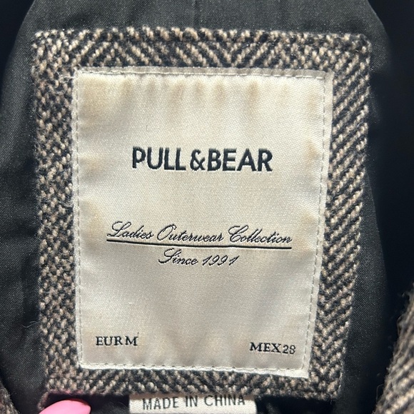 PULL & BEAR size M oversized long sleeve coat, with pockets, liner - Picture 5 of 9